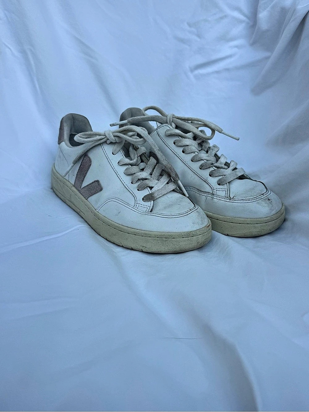 Veja V-10 Leather Extra White Pierre Sneakers White & Gray US 5